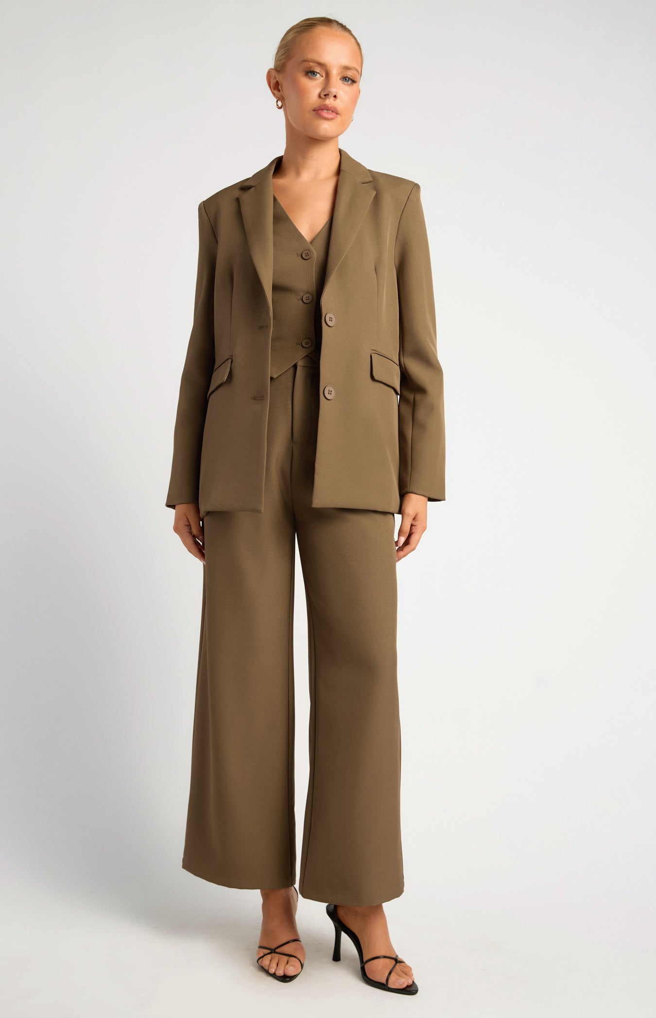SOGNA Oversized Shoulder Pad Blazer SJT404A | Occasionwear