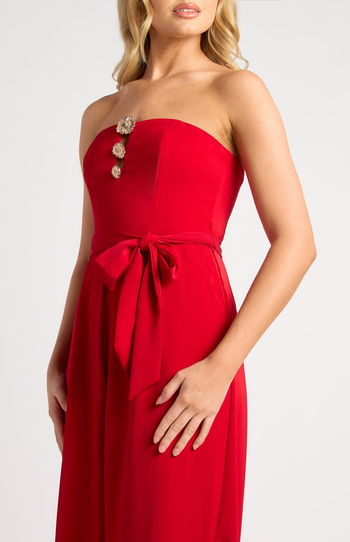 SOGNA SJP619A strapless wide-leg jumpsuit in Red, neckline detail
