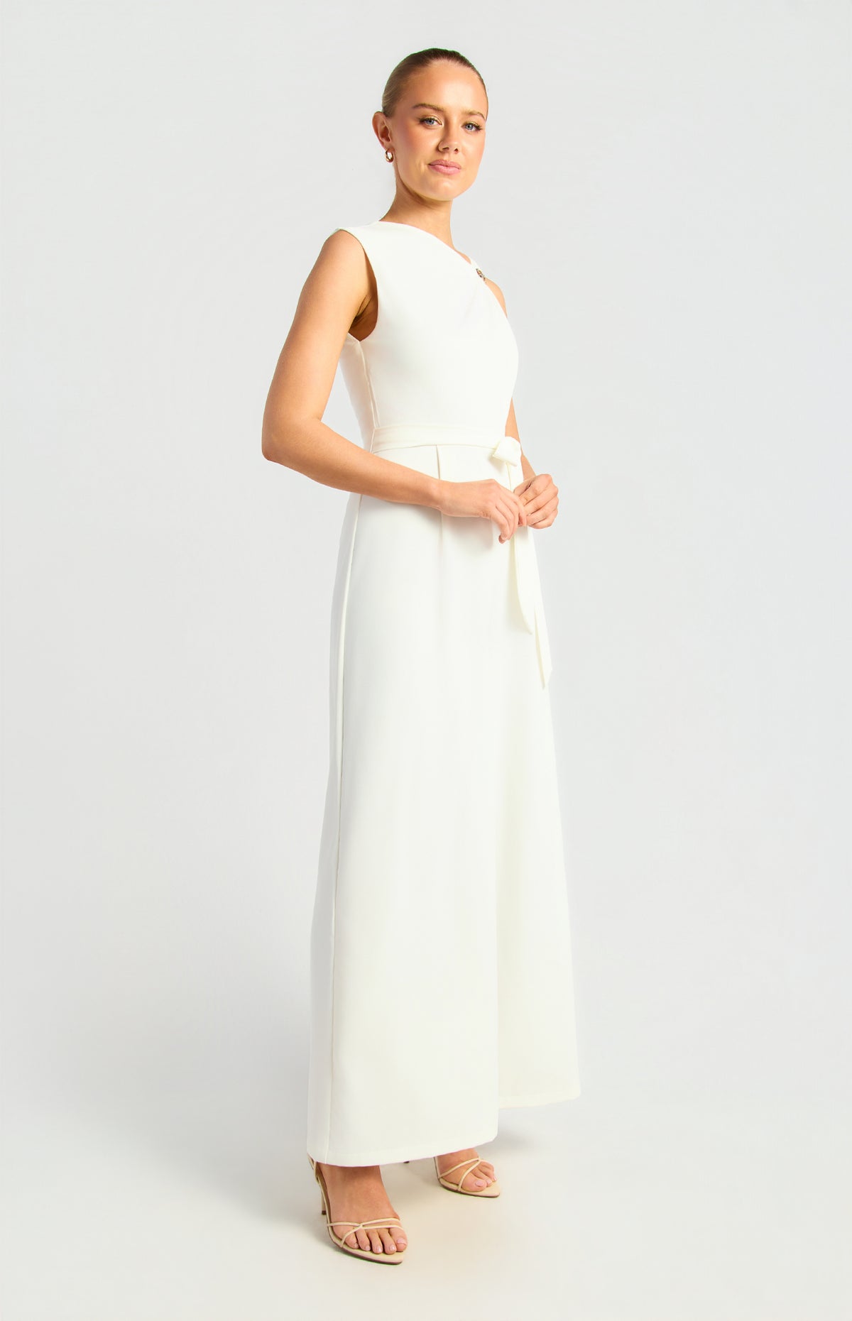 SOGNA SJP630A in White — front three-quarter view