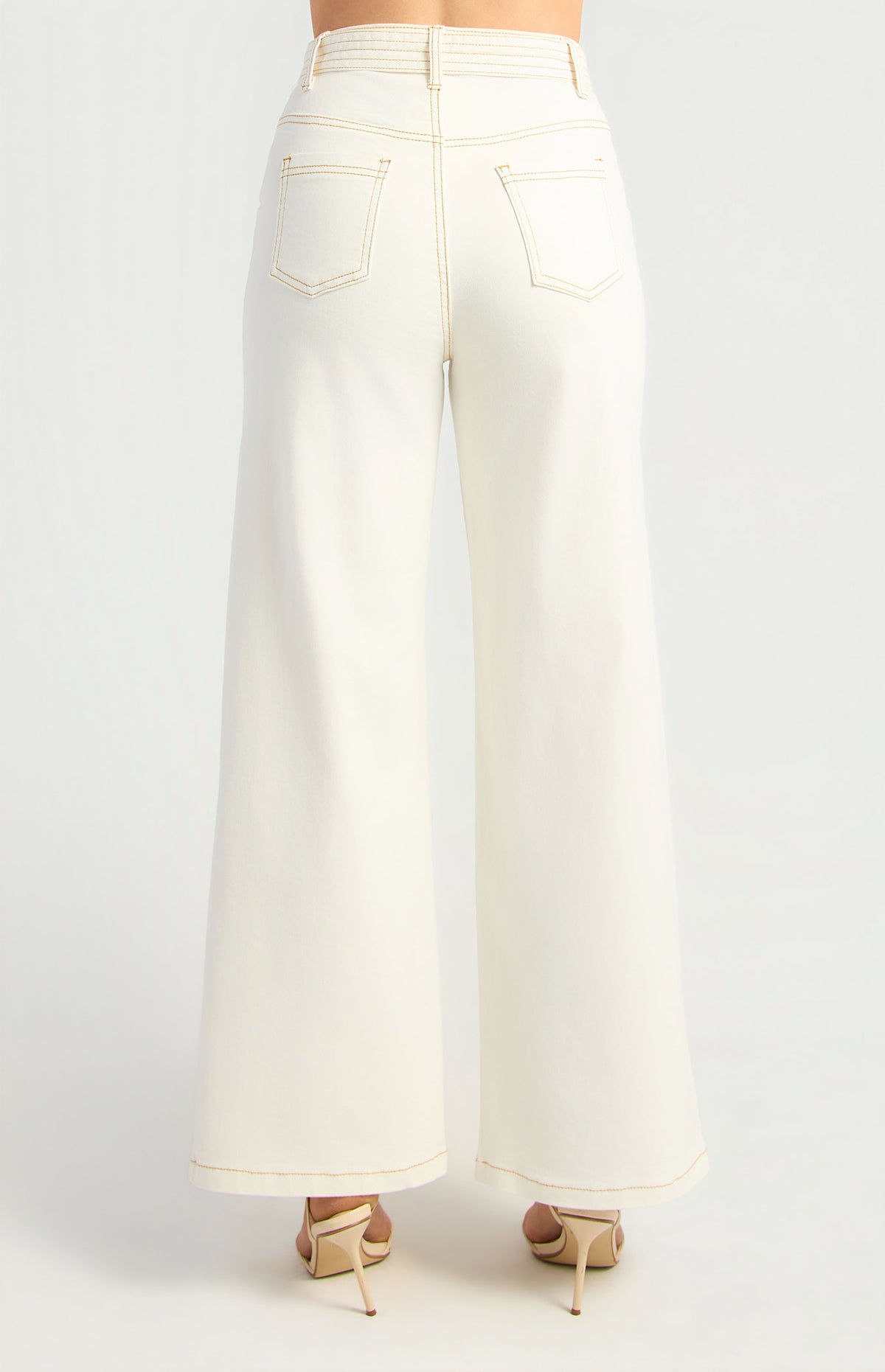 SOGNA WDM667 in White — back view