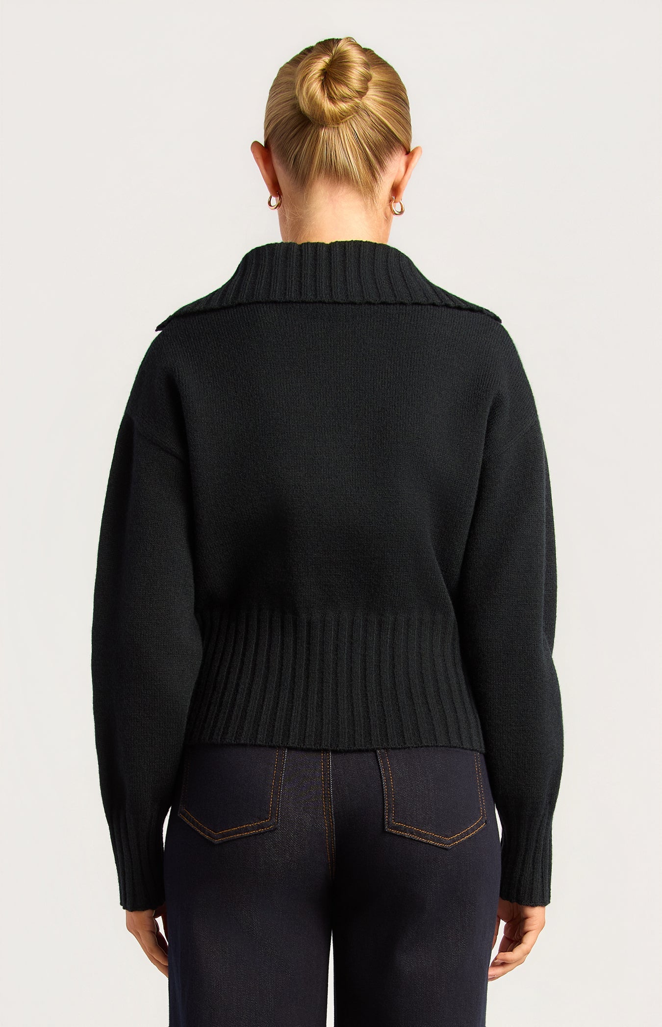 WKN882 Black Back