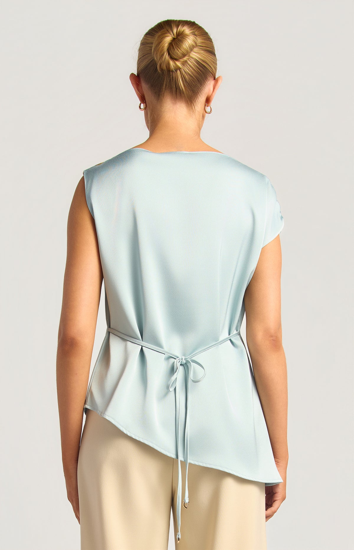 SOGNA WTO860B Icy Blue Back view
