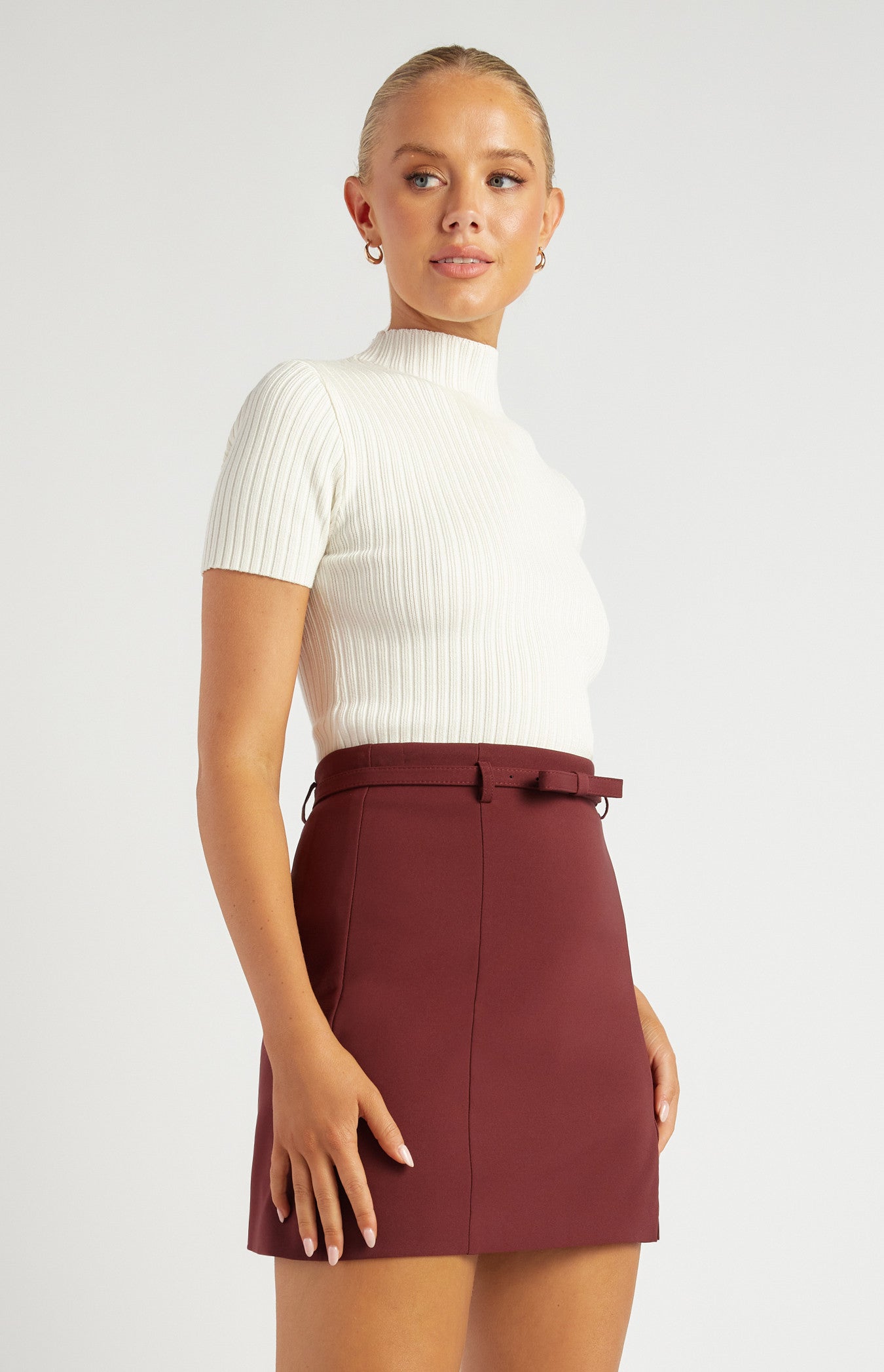 SOGNA COL Mock Neck Short Sleeve Knit Top SKN928