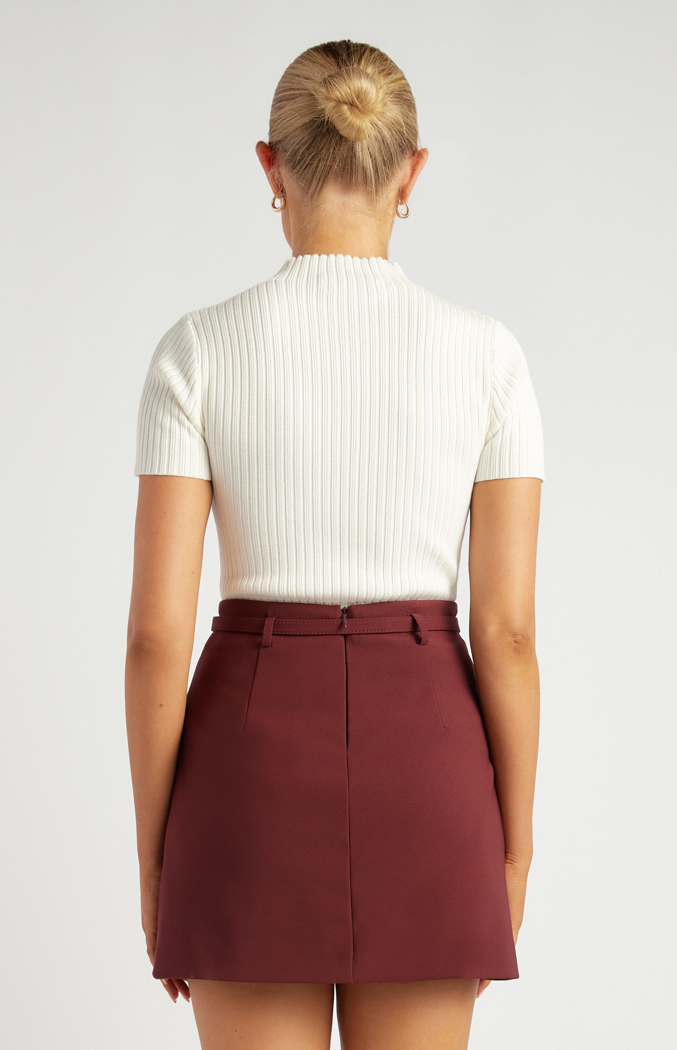 SOGNA COL Mock Neck Short Sleeve Knit Top SKN928