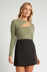 SOGNA COL Twist Neckline Cut Out Detail Knit Top WKN671