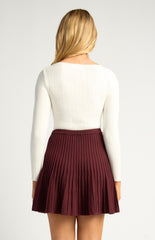 SOGNA COL Twist Neckline Cut Out Detail Knit Top WKN671