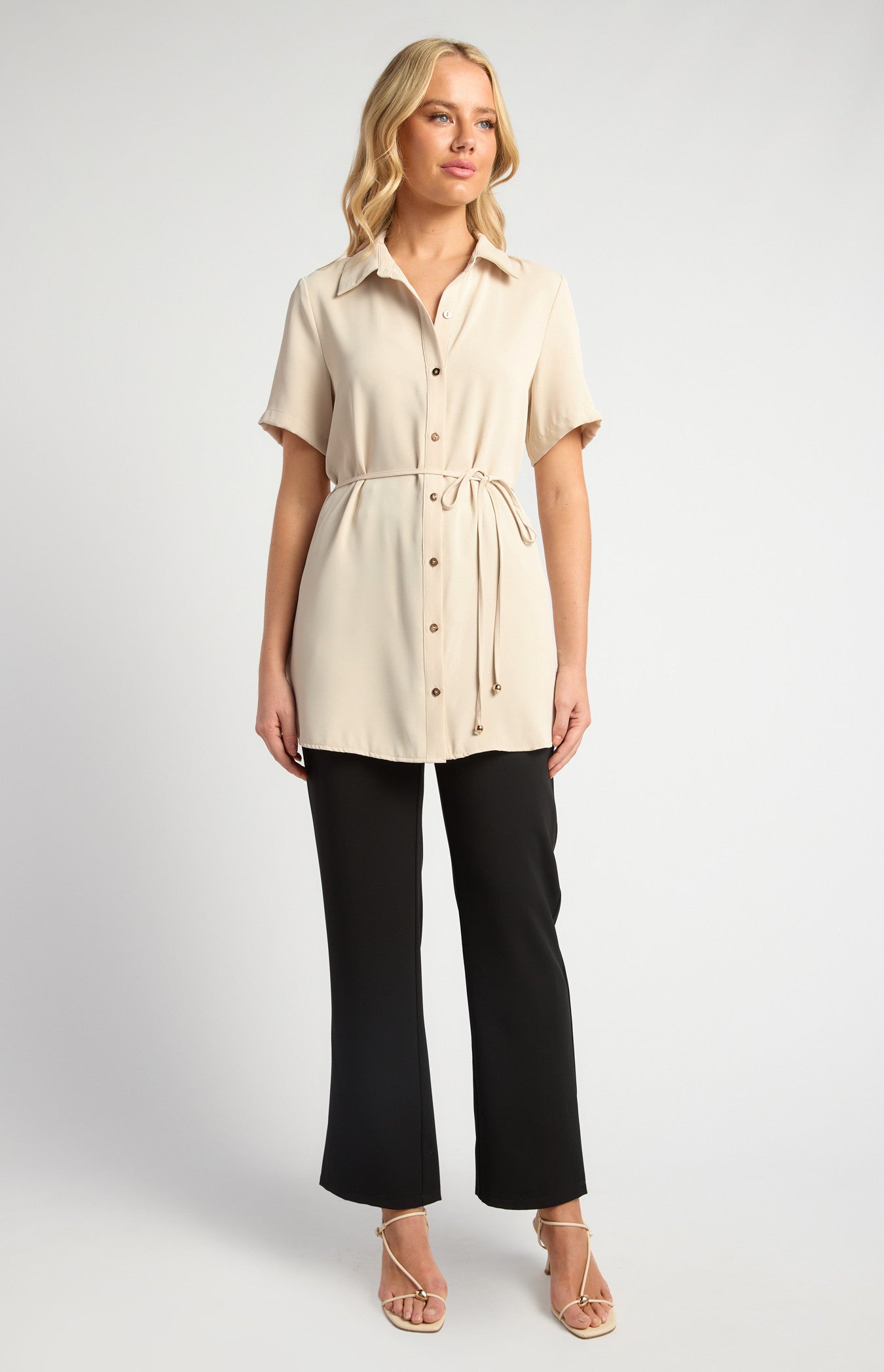 SOGNA COLGold Buttoned Short Sleeve Shirt With Thin Belt And Toggles WTO679B