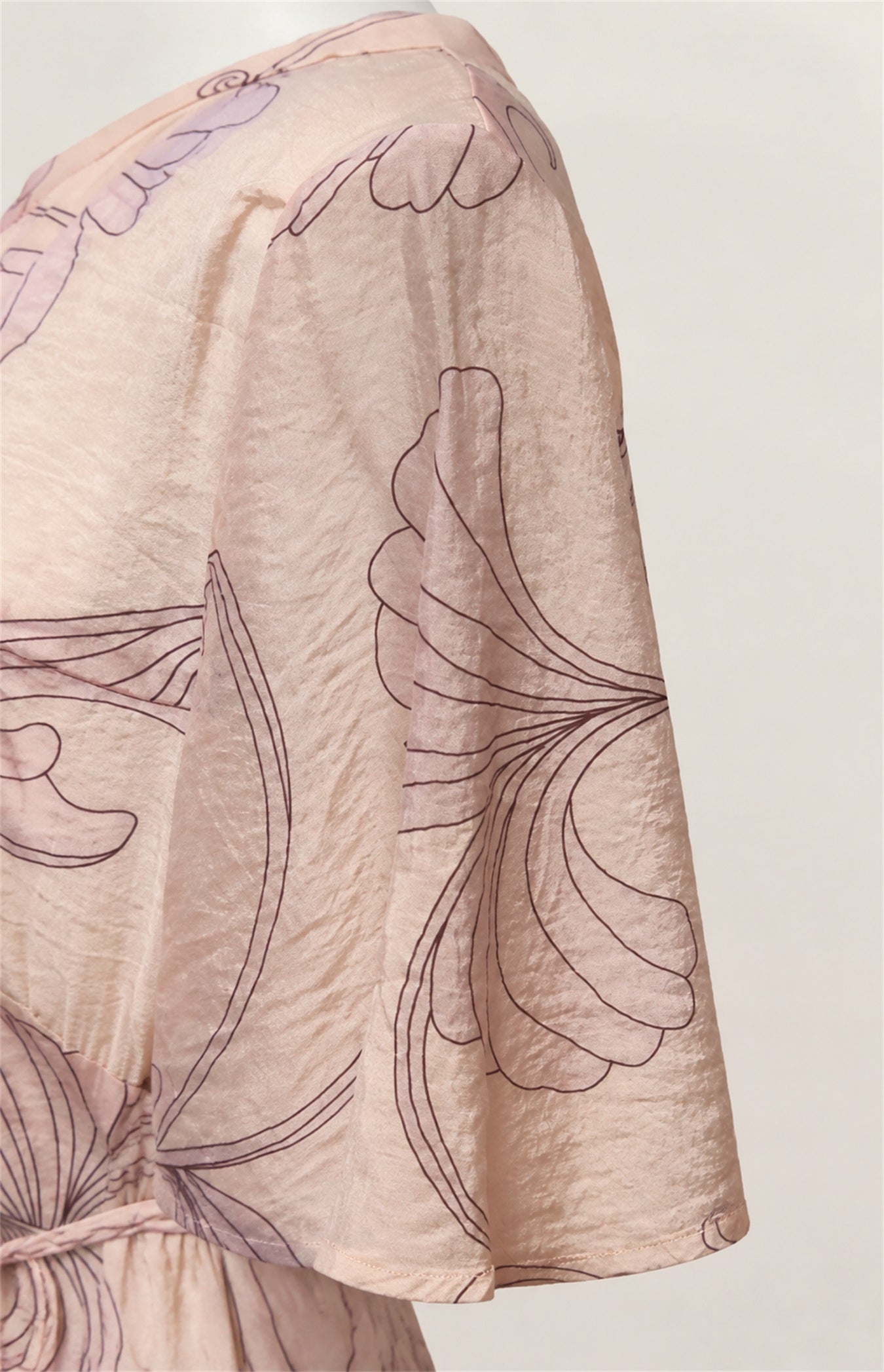 SOGNA 30250611-1 Pink short sleeve and fabric detail; AI-edited from actual garment photograph