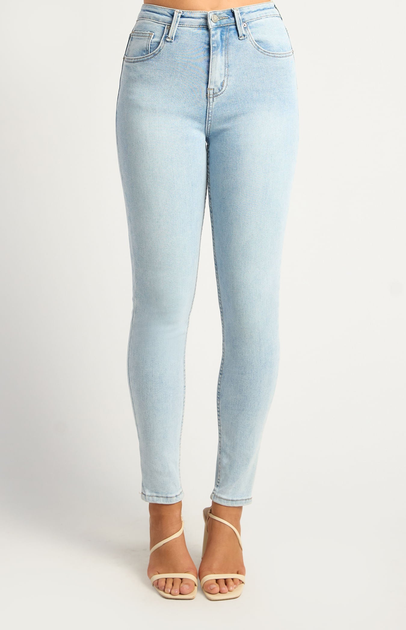 SOGNA SDM148 high-waisted skinny jeans in blue - front view