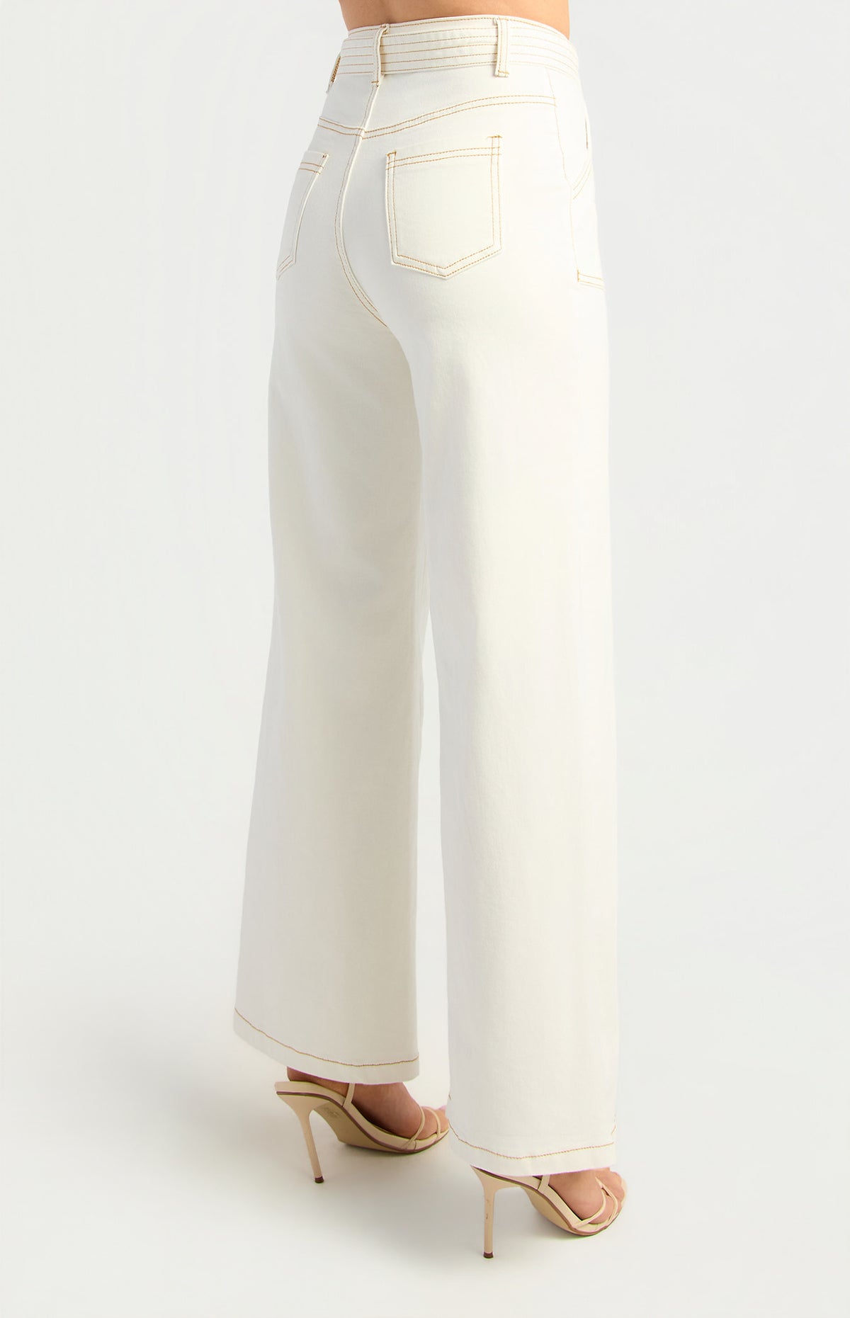 SOGNA WDM667 in White — back three-quarter view