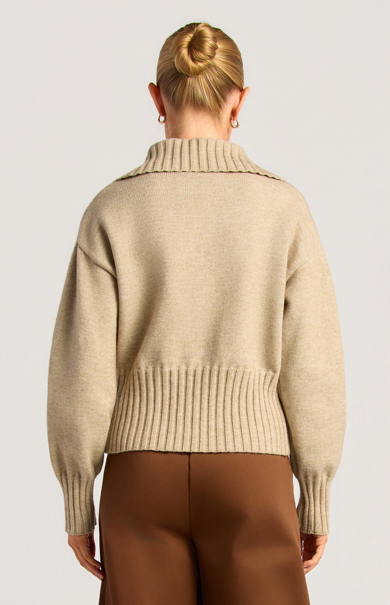 WKN882 Brown Back