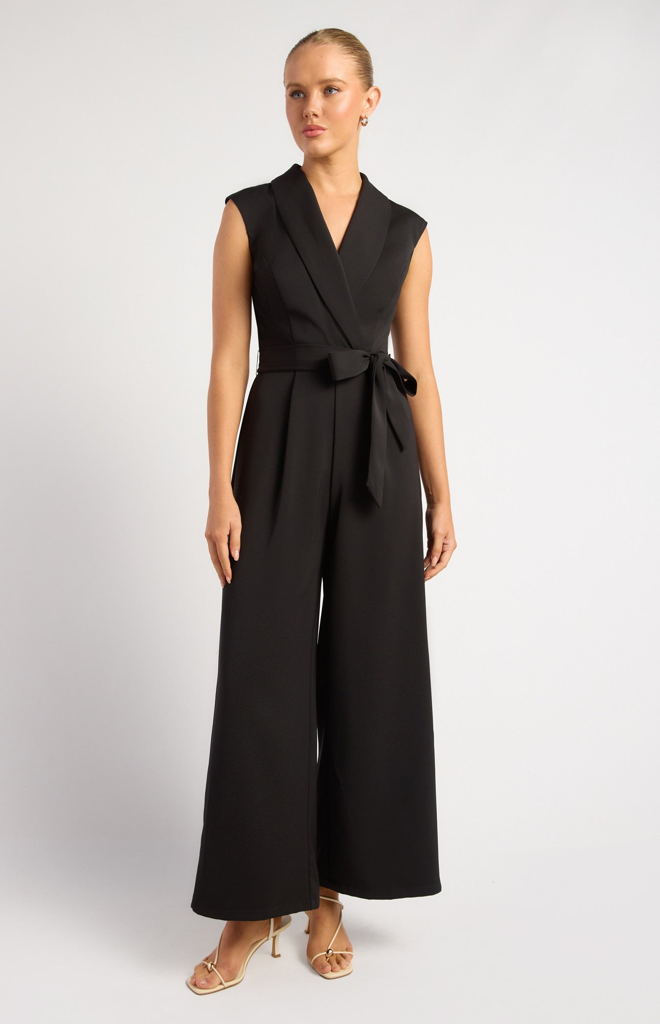 SOGNA SJP612A curved-collar wide-leg jumpsuit in Black – model view