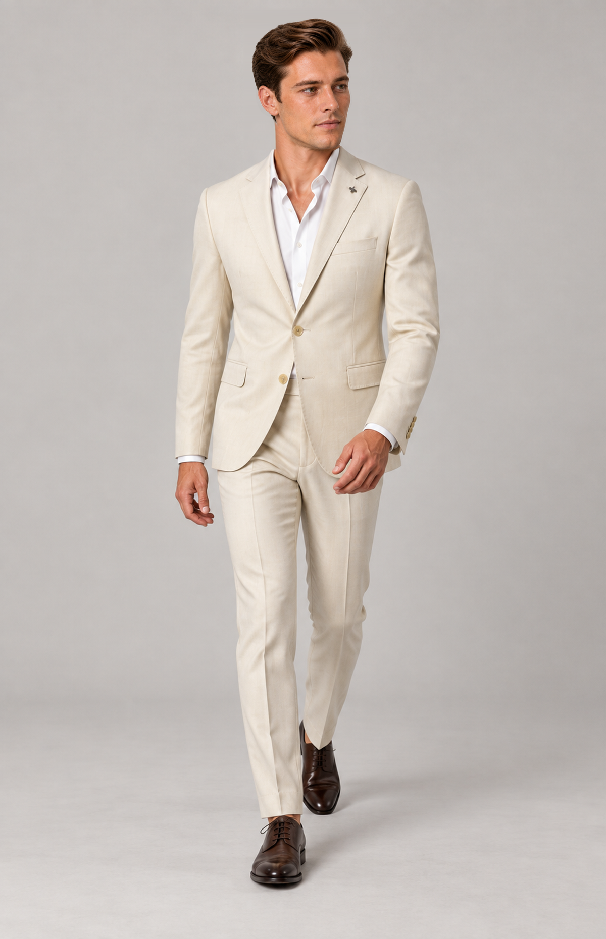 SOGNA style 8026 Oatmeal trousers, M01 walking view. Trousers only; jacket and accessories are styling items.