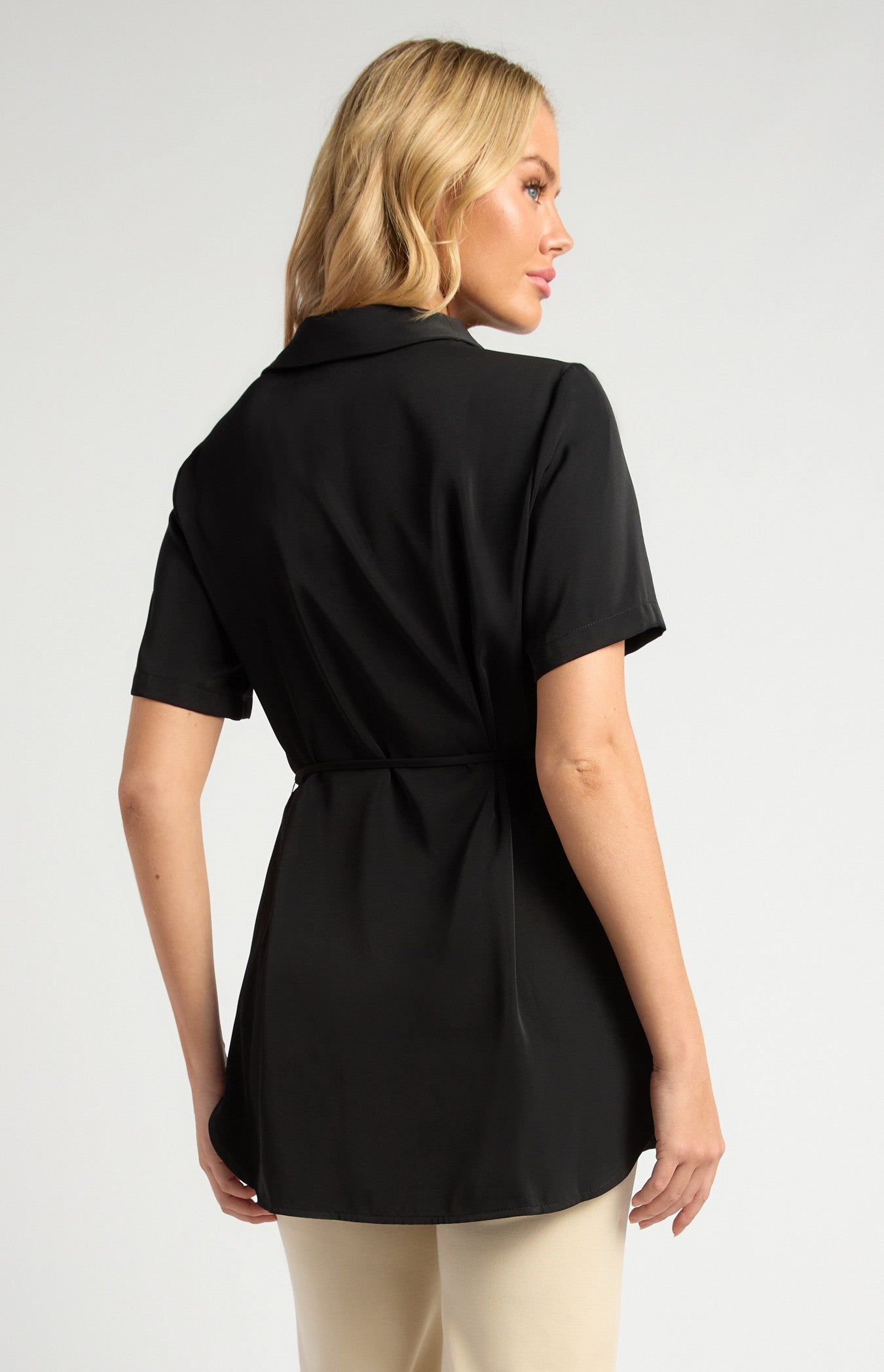SOGNA COLGold Buttoned Short Sleeve Shirt With Thin Belt And Toggles WTO679B